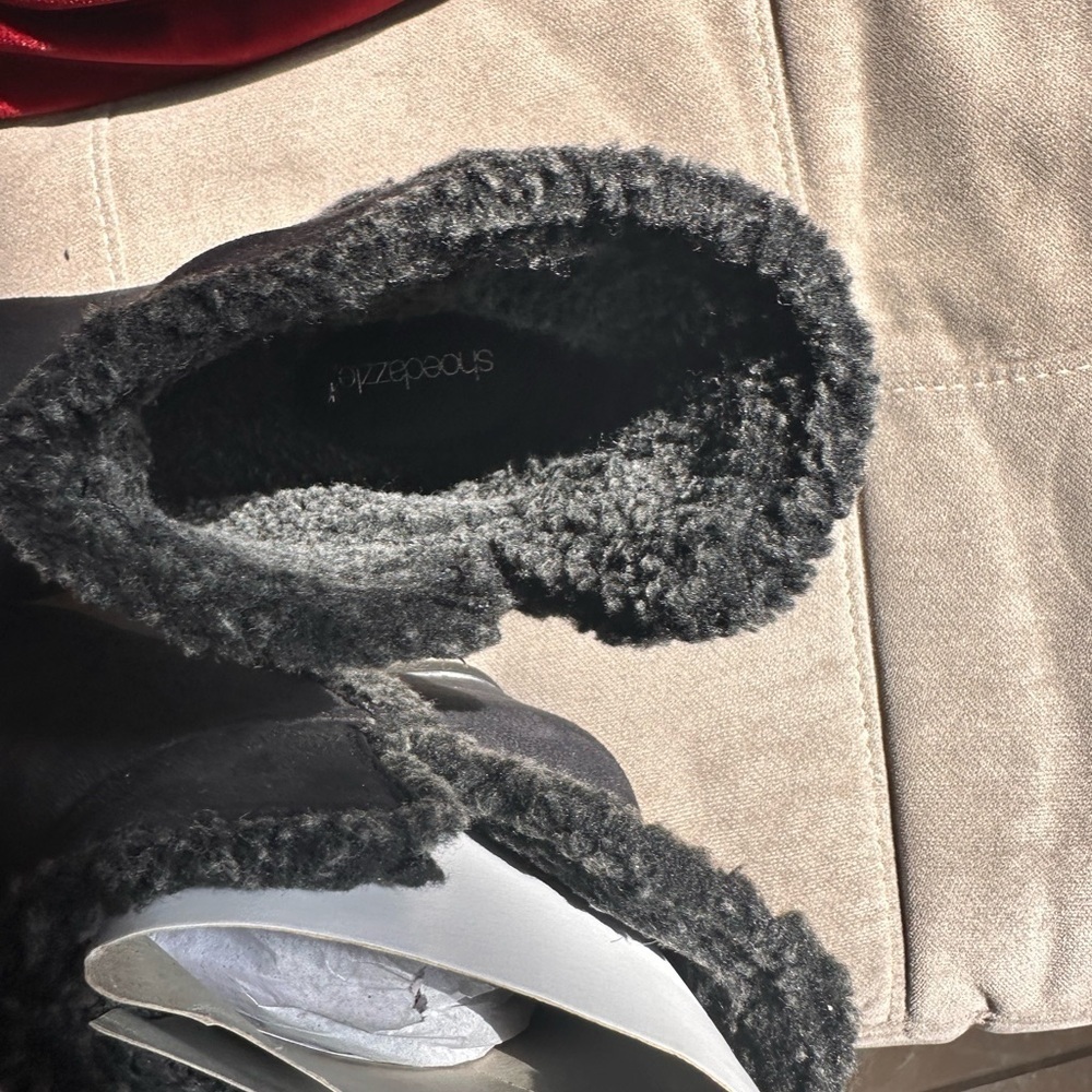 Shoe Dazzle Black Winter Rain Boots with Furry Lining - Picture 6 of 7